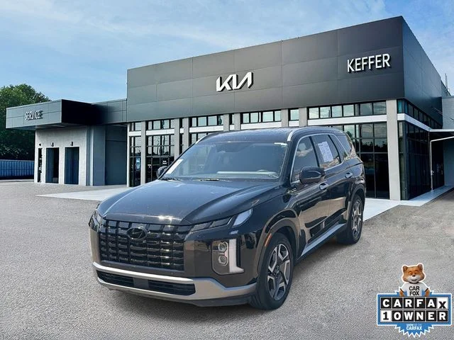 Used 2023 Black Hyundai SEL image 1