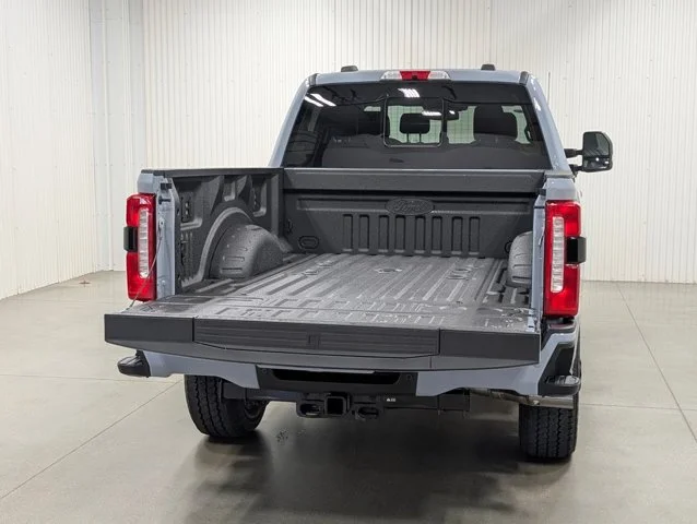 New 2026 Glacier Gray Metallic Tri-Coat Ford F-250® Lariat® image 68