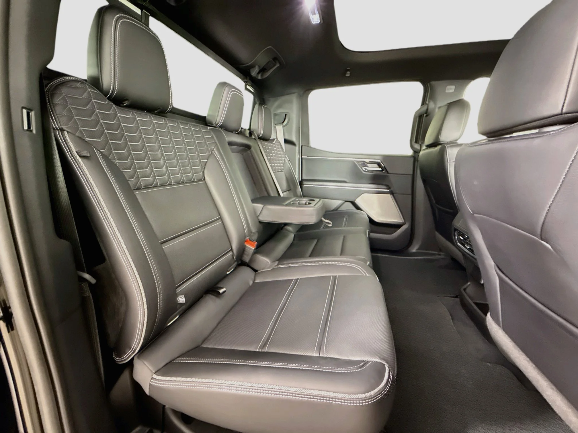 Used 2025 Onyx Black GMC Max Range Denali image 30