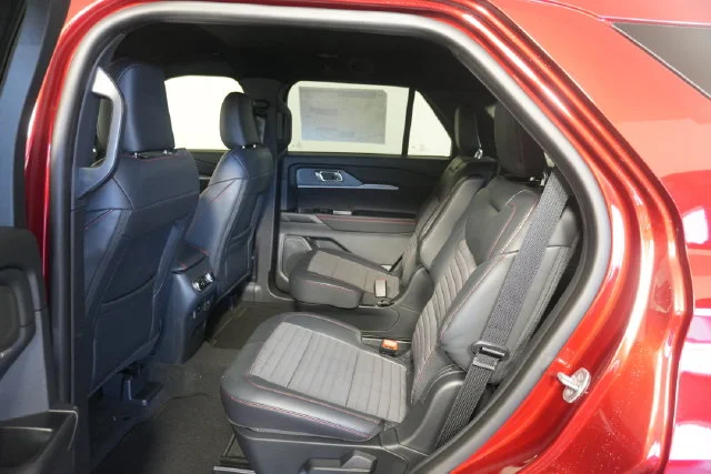 New 2027 Ruby Red Metallic Tinted Clearcoat Ford ST-Line image 27