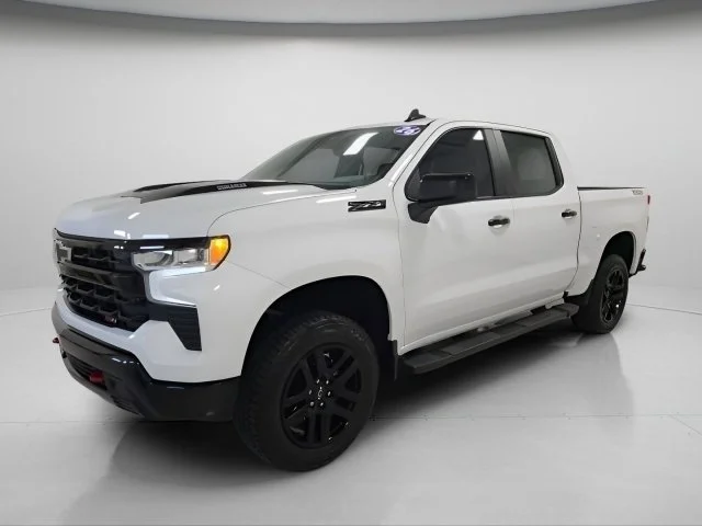 Used 2026 Summit White Chevrolet LT Trail Boss image 3