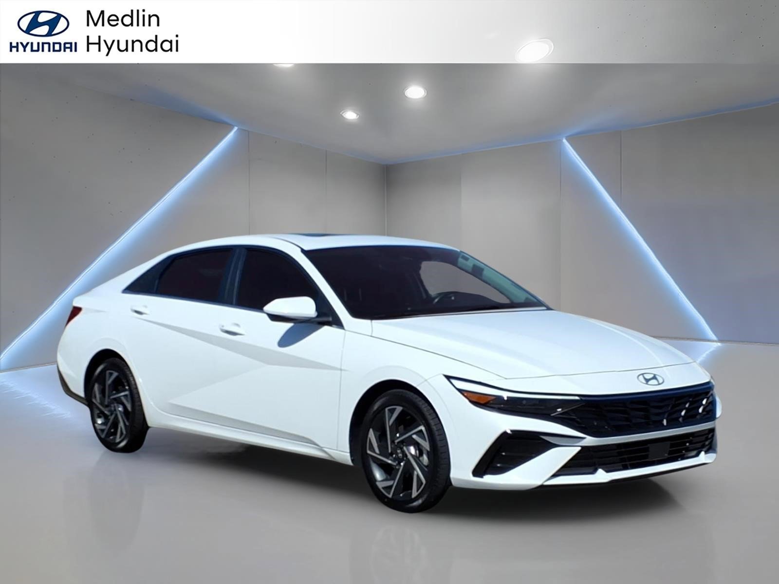 Used 2024 Serenity White Hyundai SEL image 1
