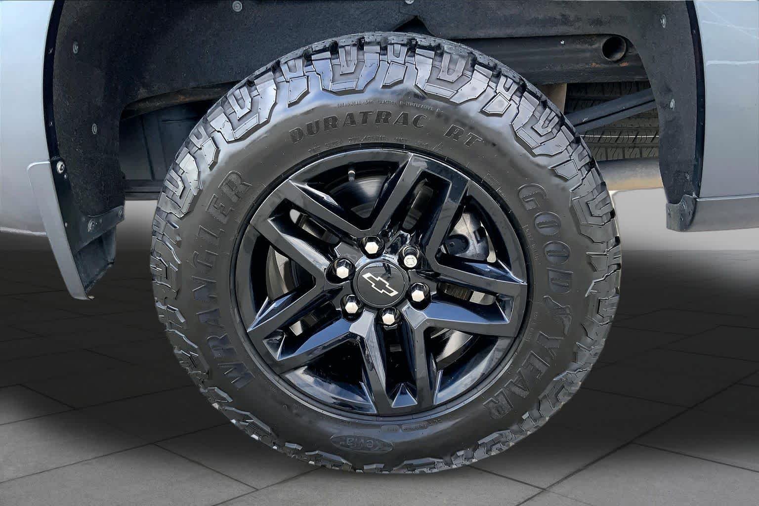 Used 2020 SHADOW GRAY METALLIC Chevrolet LT Trail Boss image 10