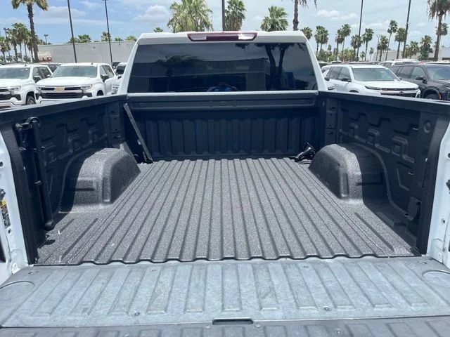 Used 2024 Summit White GMC Elevation image 29