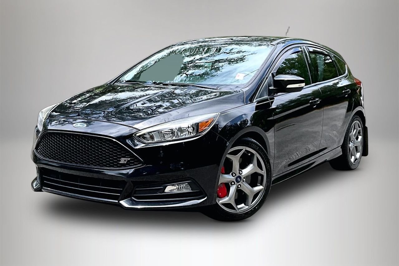 2017 Ford Focus 5 Door Hatch ST's photo
