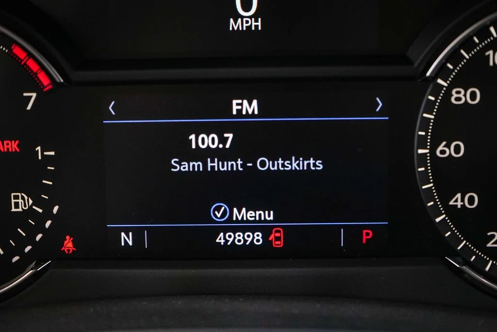 Used 2019 White Cadillac Sport image 22