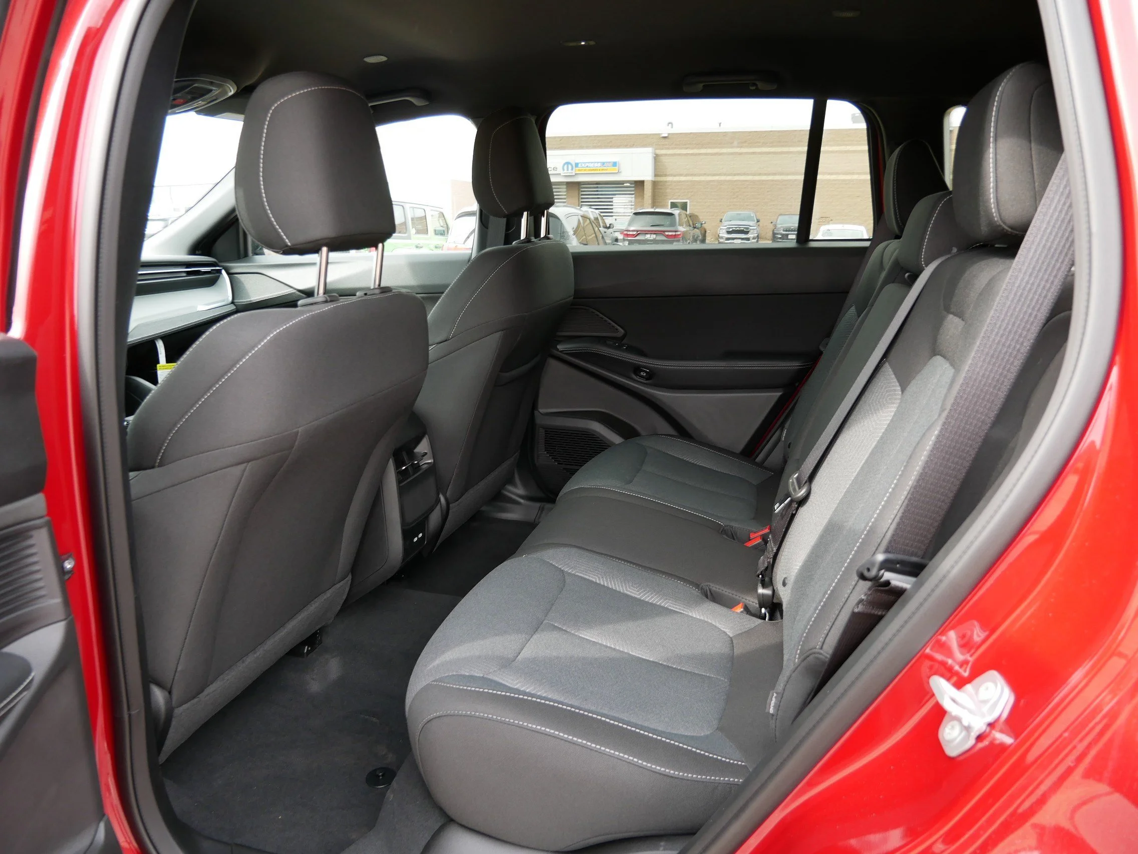 New 2026 Red Hot Pearl-Coat Exterior Paint Jeep Laredo image 8