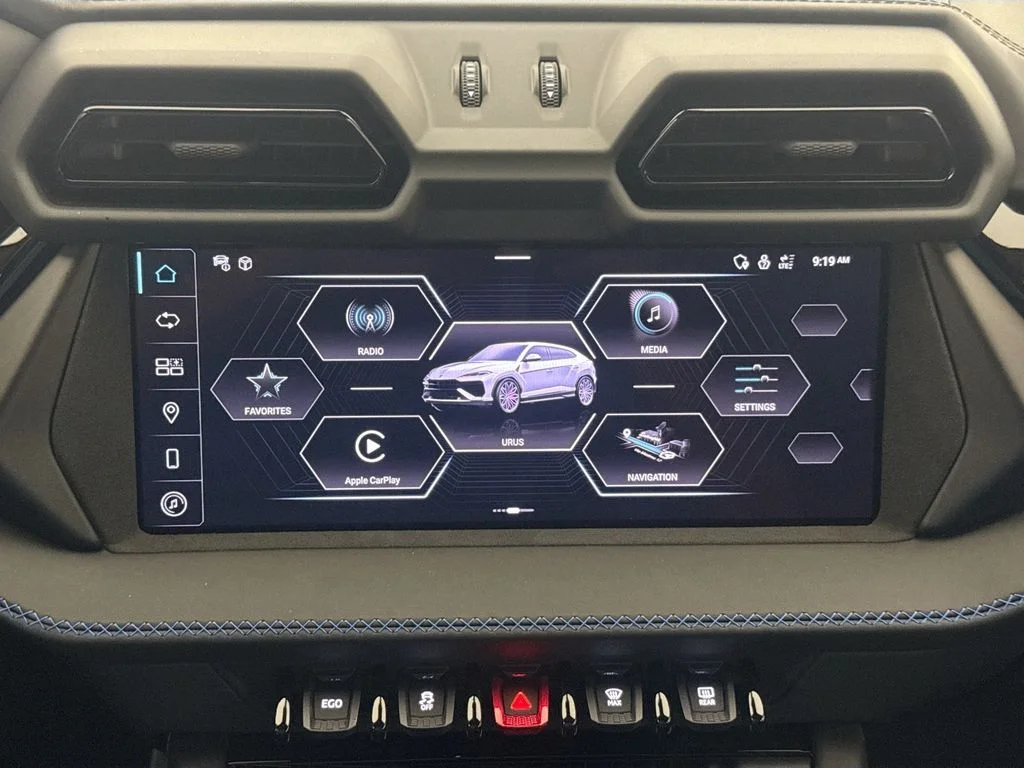 2025 Lamborghini Urus SE - Photo 15