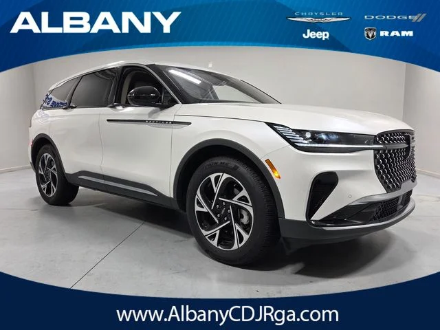 2025 Lincoln Nautilus Premiere AWD's photo