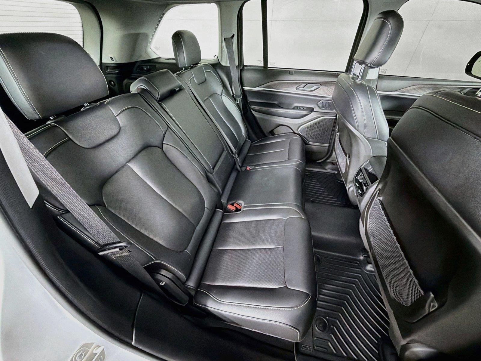 Used 2023  Jeep 30th Anniversary image 30