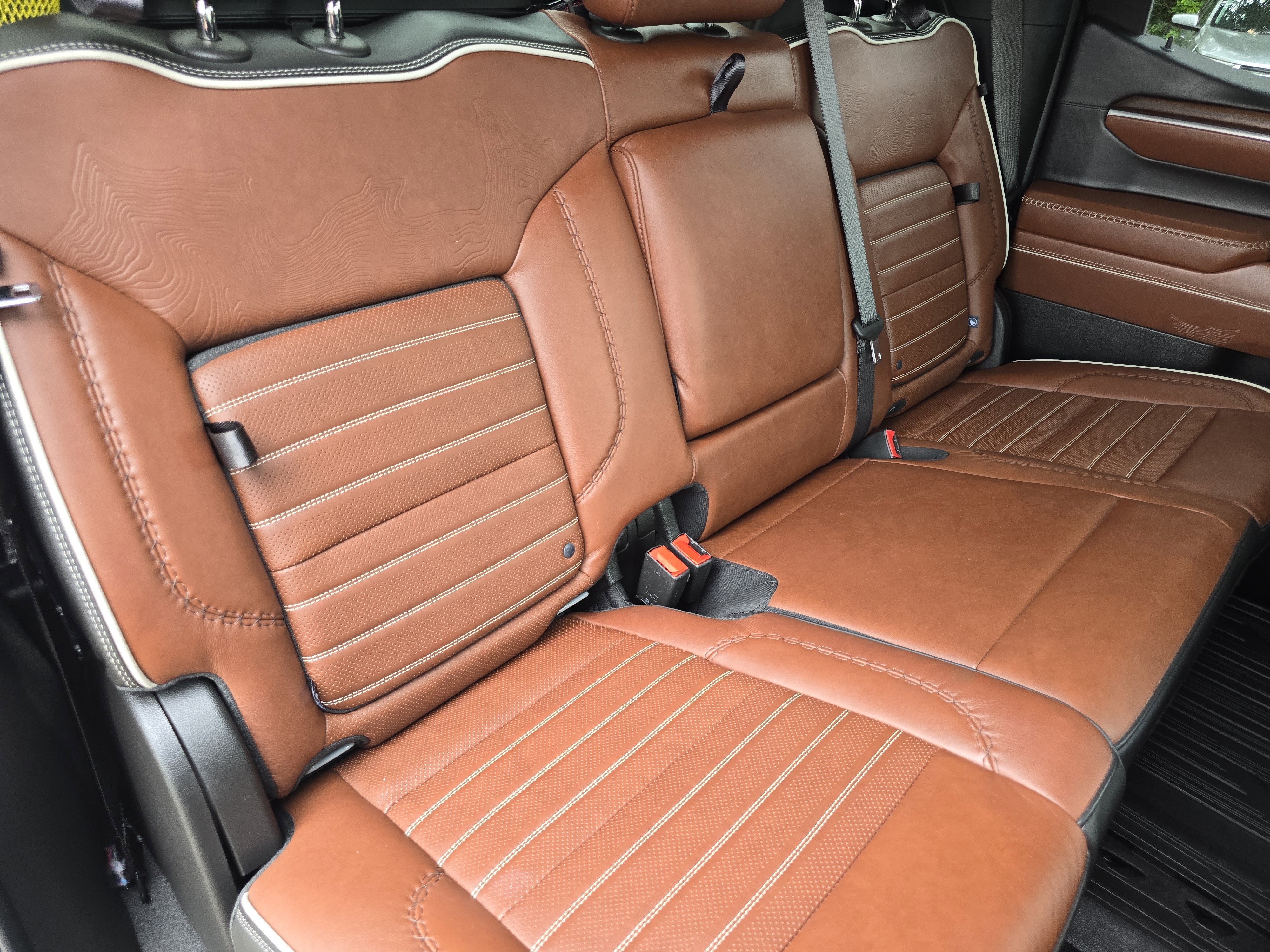 Used 2025 Thunderstorm Gray GMC Denali Ultimate image 23