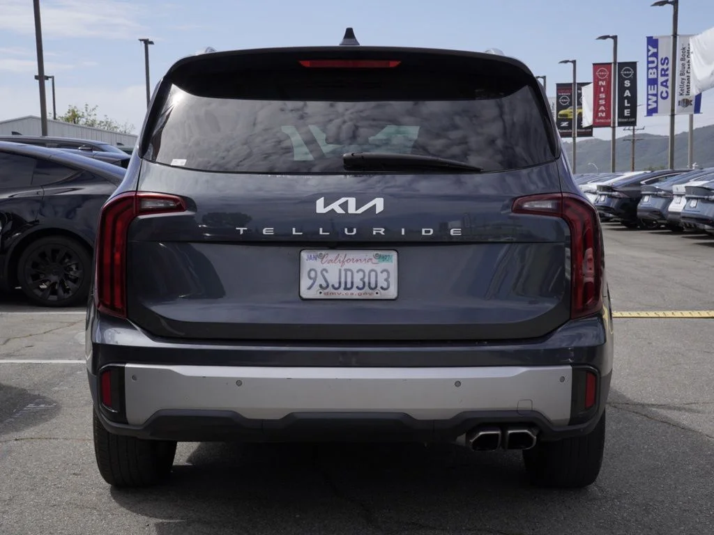 Used 2023 Gray Kia S image 4