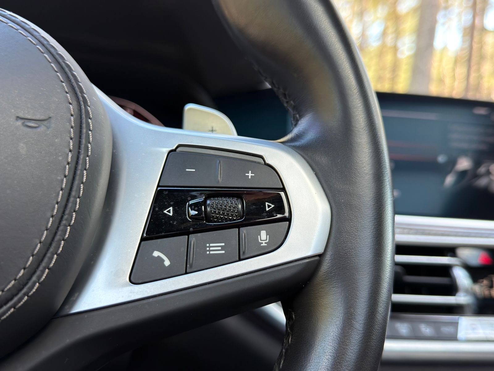 Used 2022 Carbon Black Metallic BMW M50i image 26