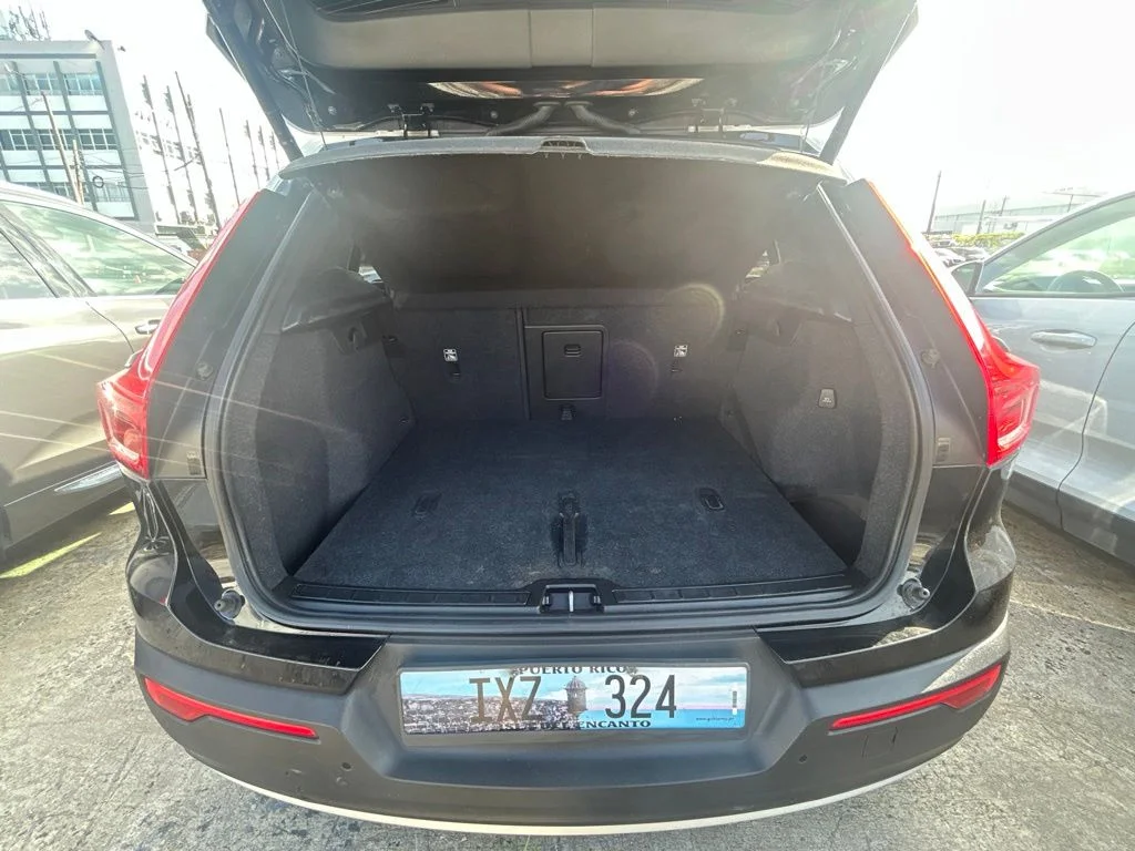 Used 2019  Volvo Momentum image 11
