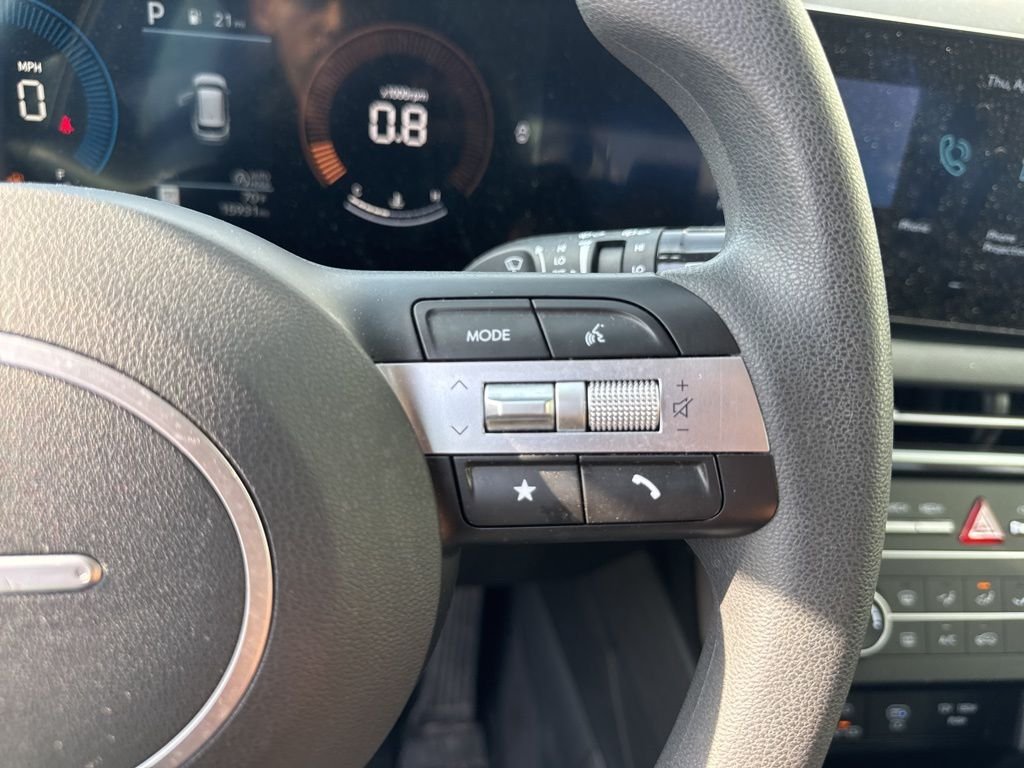 Certified Used 2025 Green Hyundai SE image 22