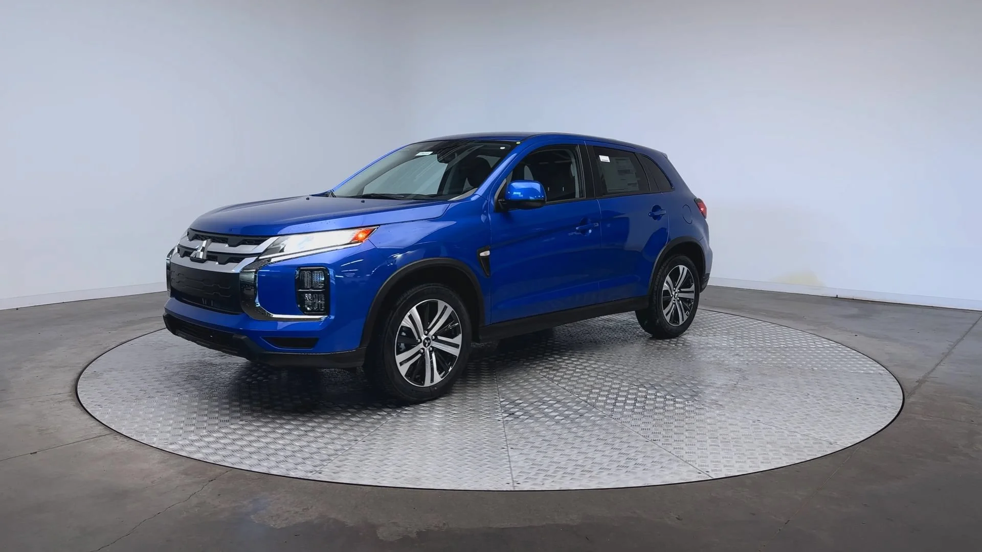 New 2026 Octane Blue Metallic Mitsubishi ES image 4