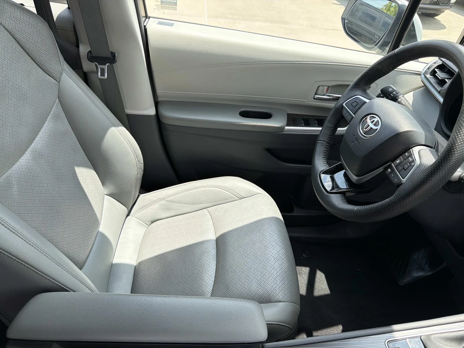 Used 2023 Beige Toyota Limited AWD 7-Passenger (Natl) image 11