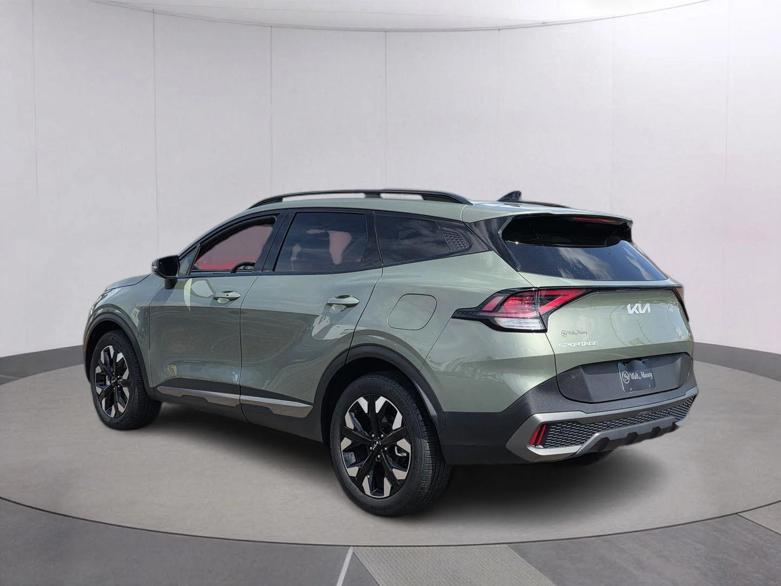 Used 2024 Jungle Green Kia X-Line image 7
