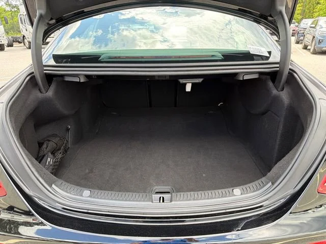 Used 2019 Red Mercedes-Benz 4MATIC® image 18