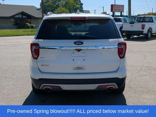 Used 2017 White Ford XLT image 12