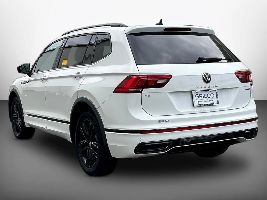 Used 2022 Pure White Volkswagen 2.0T SE R-Line Black image 5