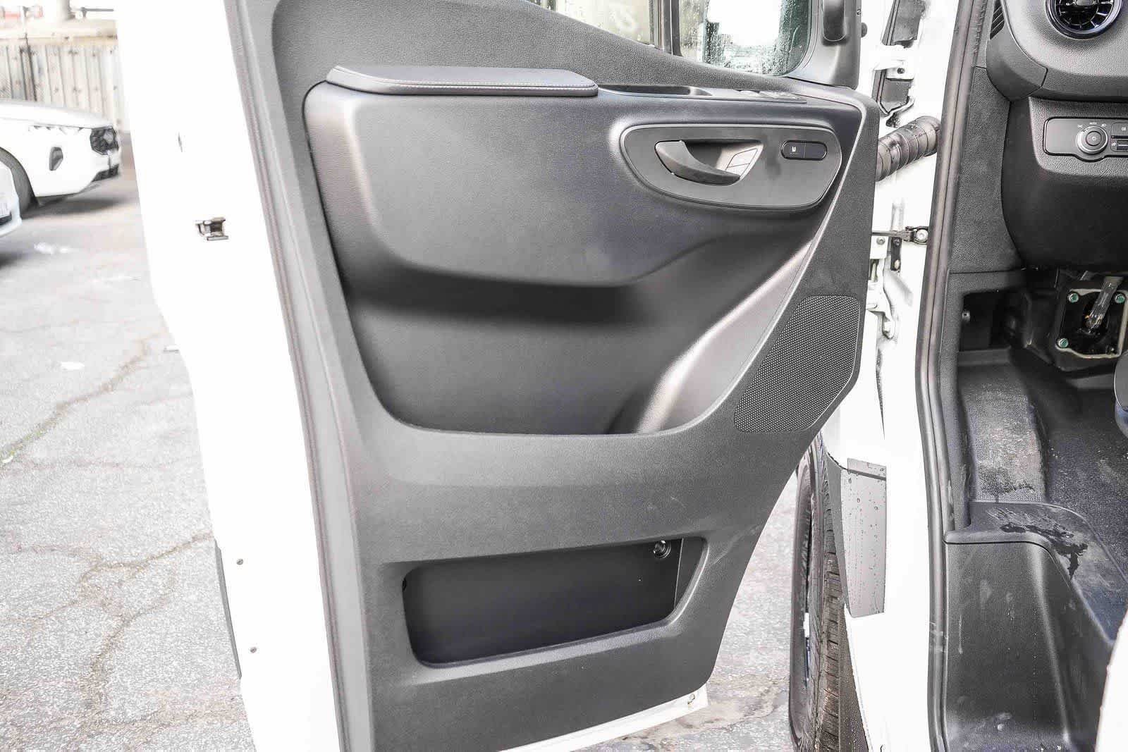 New 2026 Arctic White Mercedes-Benz Cargo 170WB High Roof RWD 2.0L I4 Diesel Turbo SO image 19