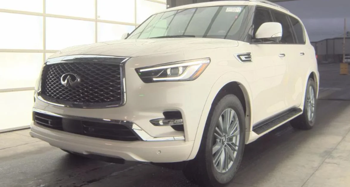 2024 INFINITI QX80 Luxe 4WD's photo