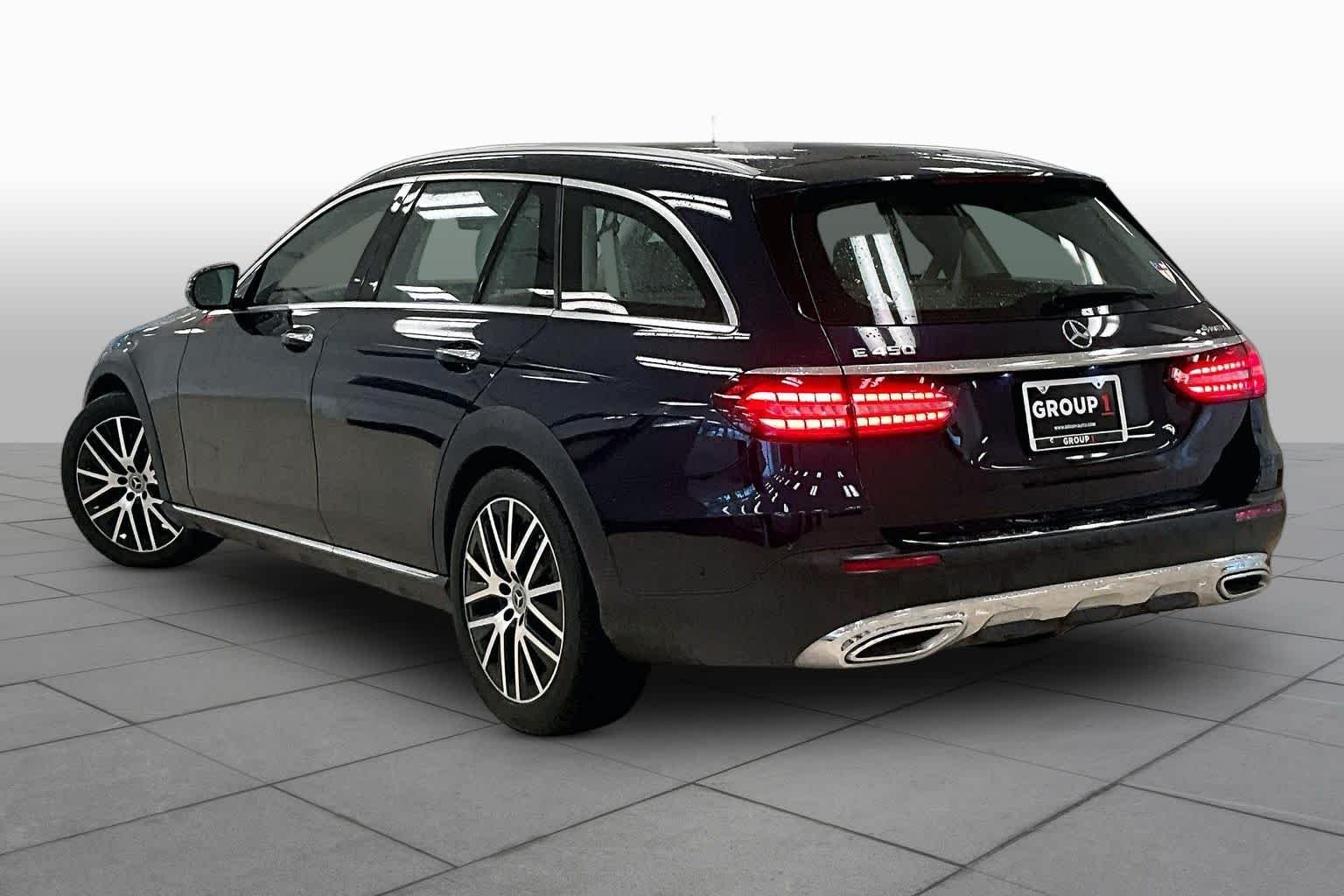 Used 2022 Nautical Blue Metallic Mercedes-Benz E 450 image 11
