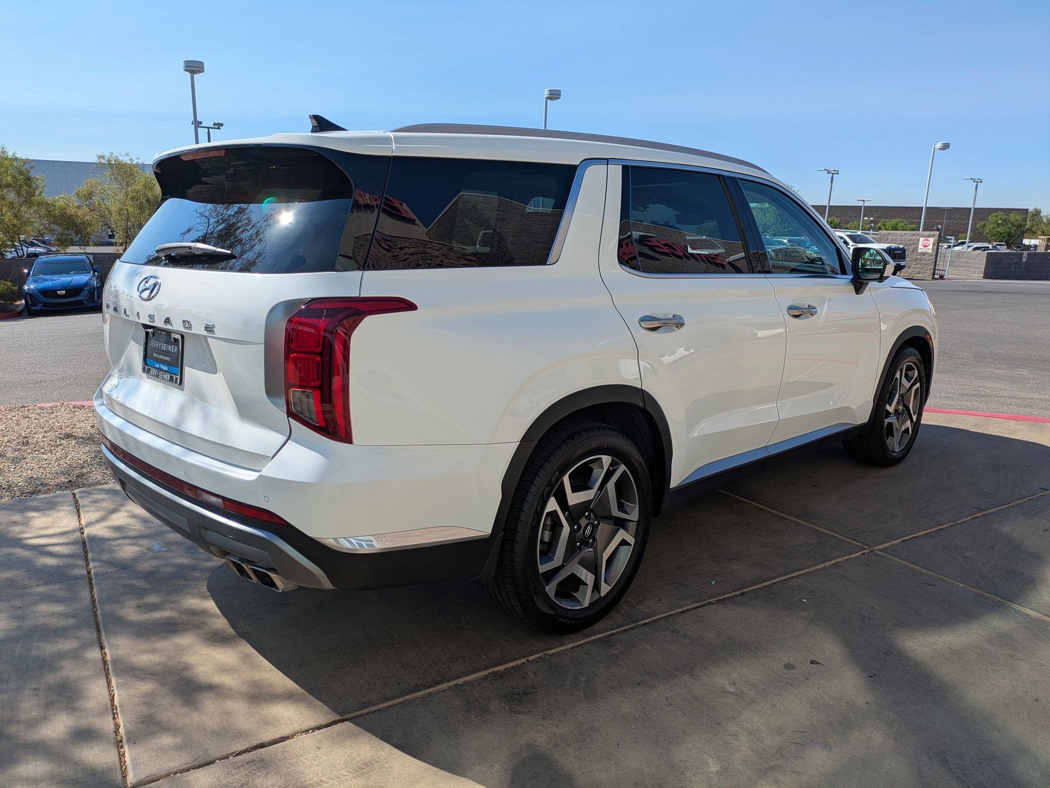 Used 2023 White Hyundai Limited image 5