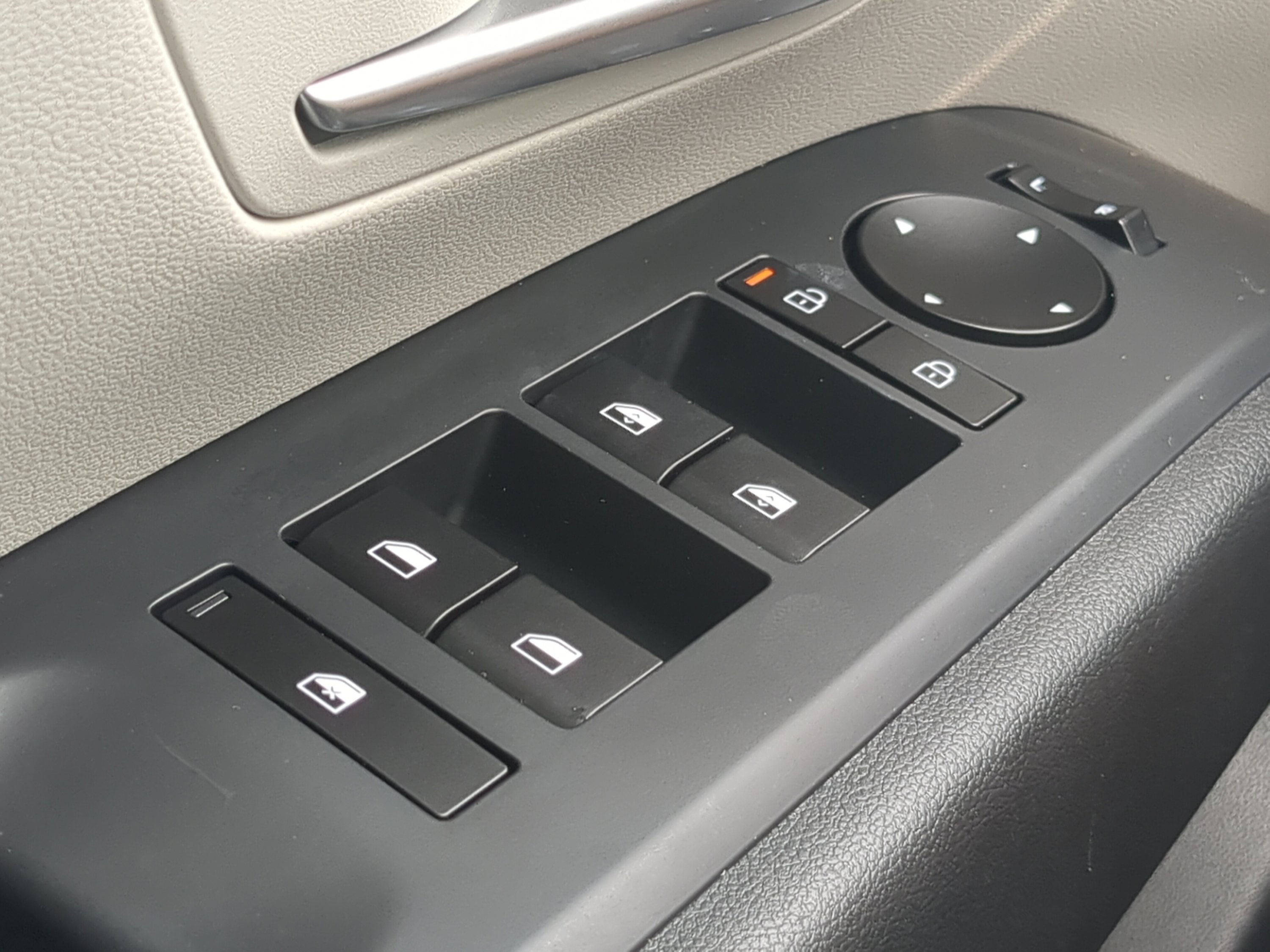 Used 2025 Ecotronic Gray Hyundai SEL Convenience image 21