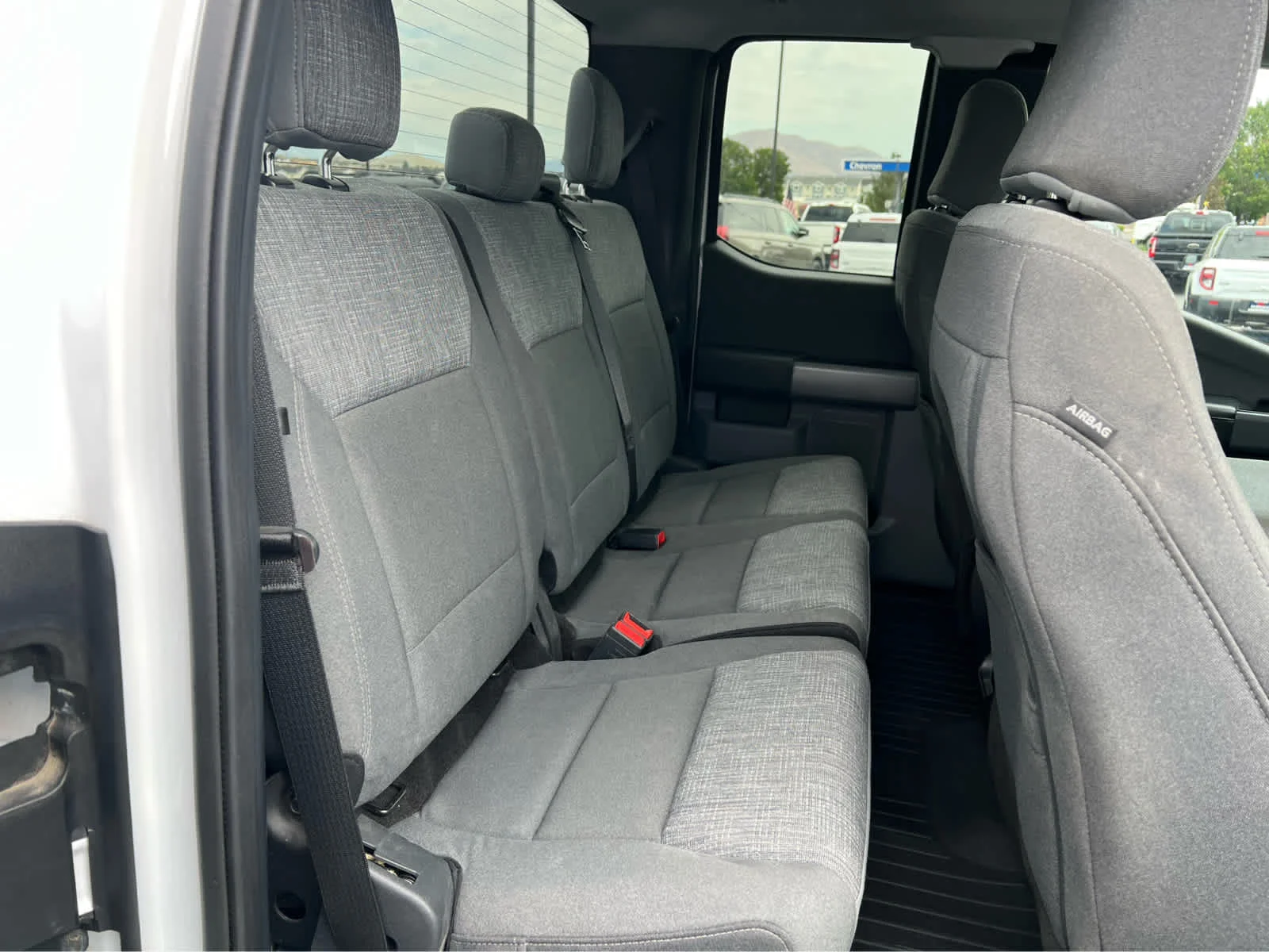 Certified Used 2022 Oxford White Clearcoat Ford XLT image 25