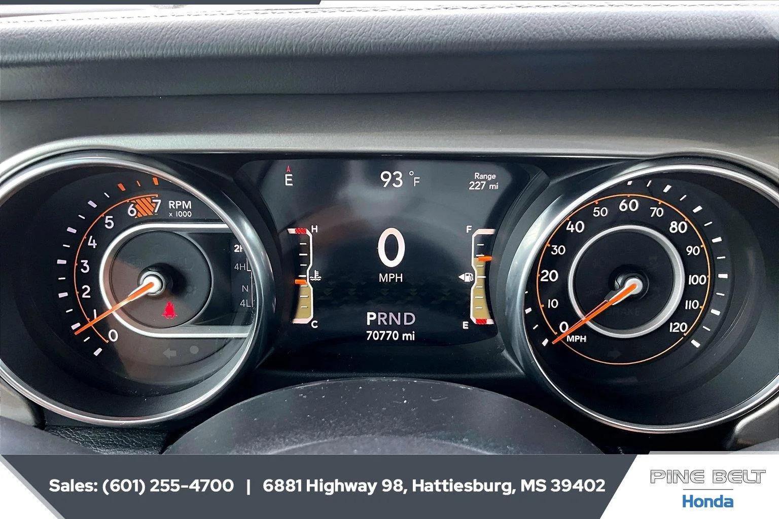 Used 2020 Sting-Gray Clearcoat Jeep Sahara image 14