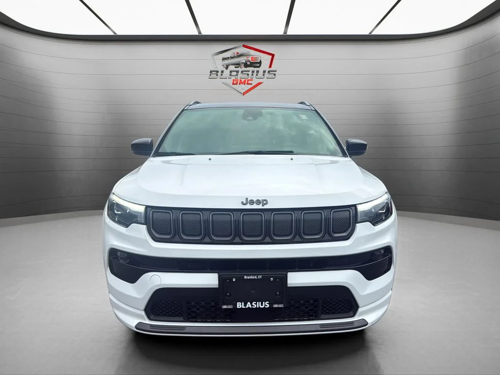 Used 2022 White Jeep High Altitude image 8