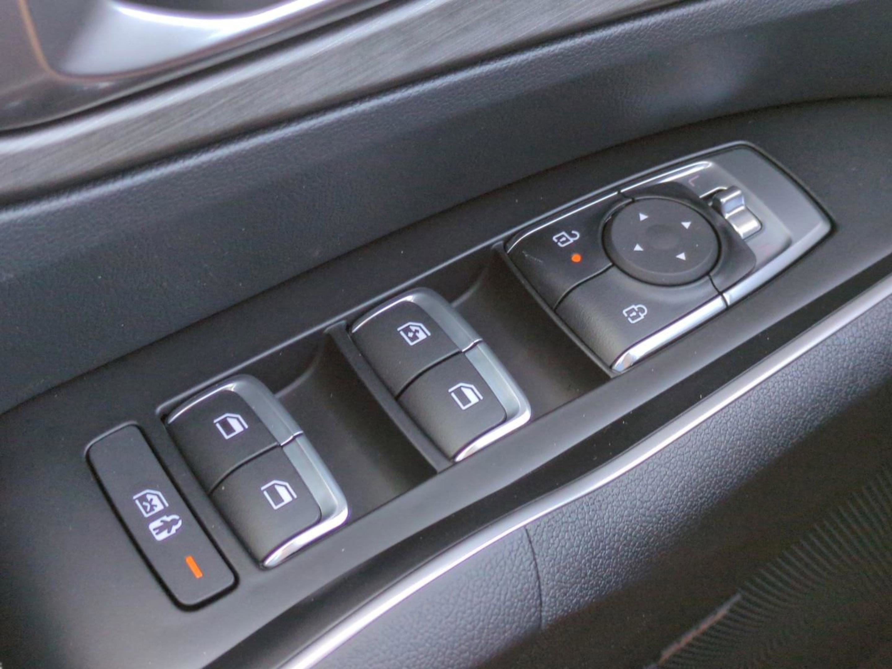 New 2026 Ivory Silver Kia X-Line EX image 30