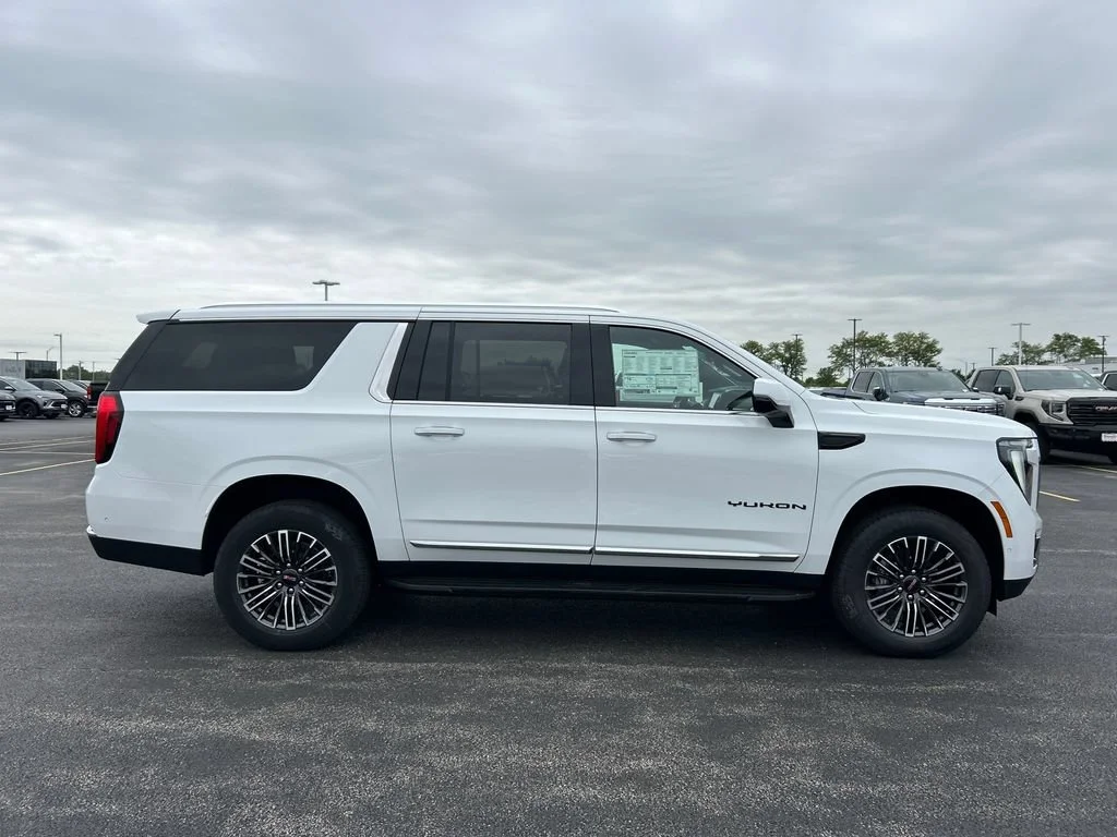 New 2026 Summit White GMC Elevation image 11