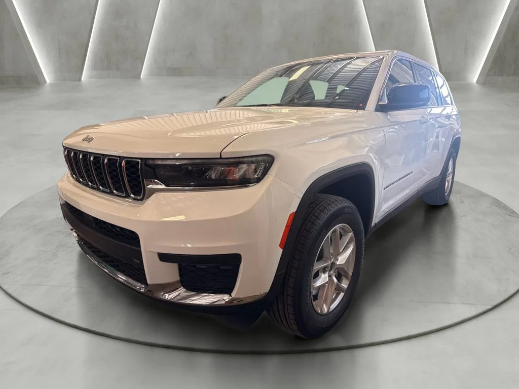 New 2026 Bright White Clearcoat Jeep Laredo image 3