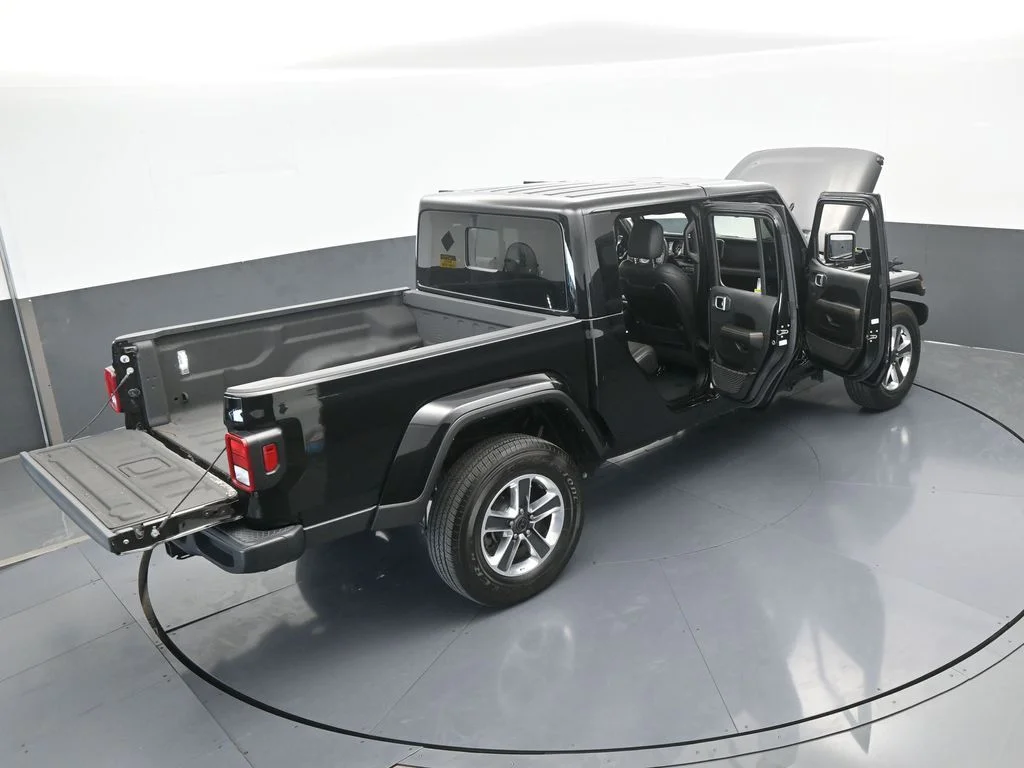 Used 2024 Black Clearcoat Jeep Sport S image 65