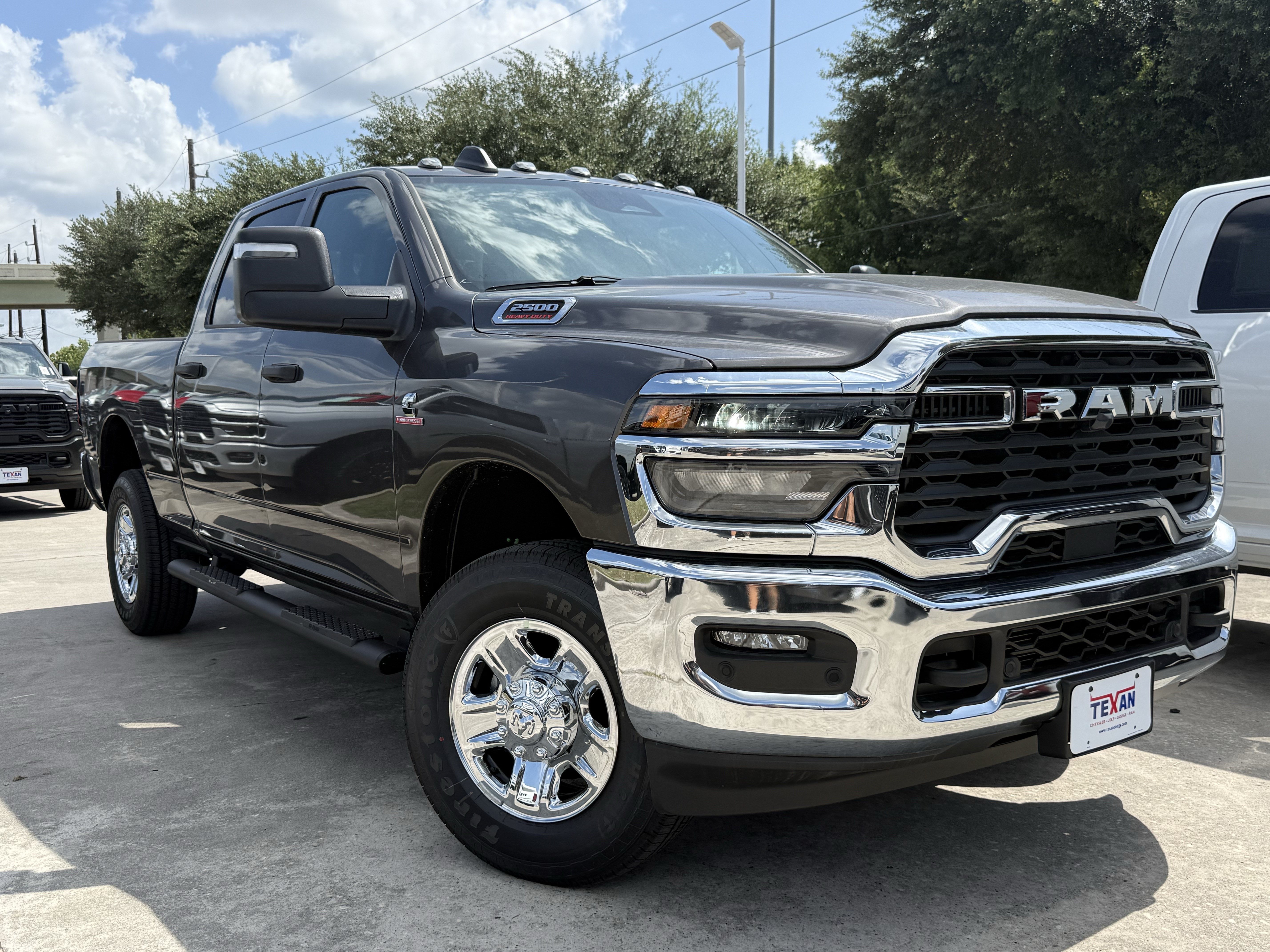 New 2026 Granite Crystal Metallic Clear-Coat Exterior Paint RAM Tradesman image 2