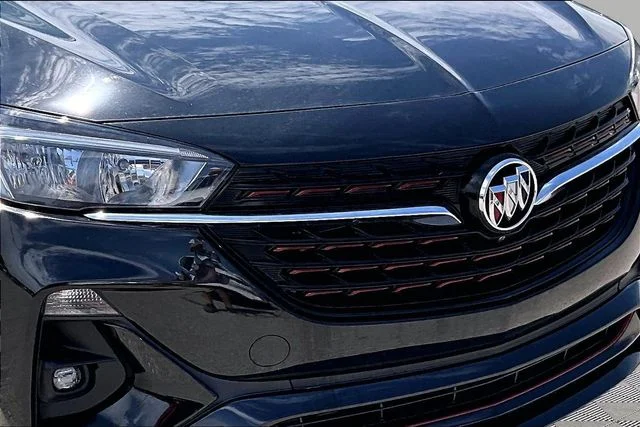 Used 2022 Black Buick Select image 30