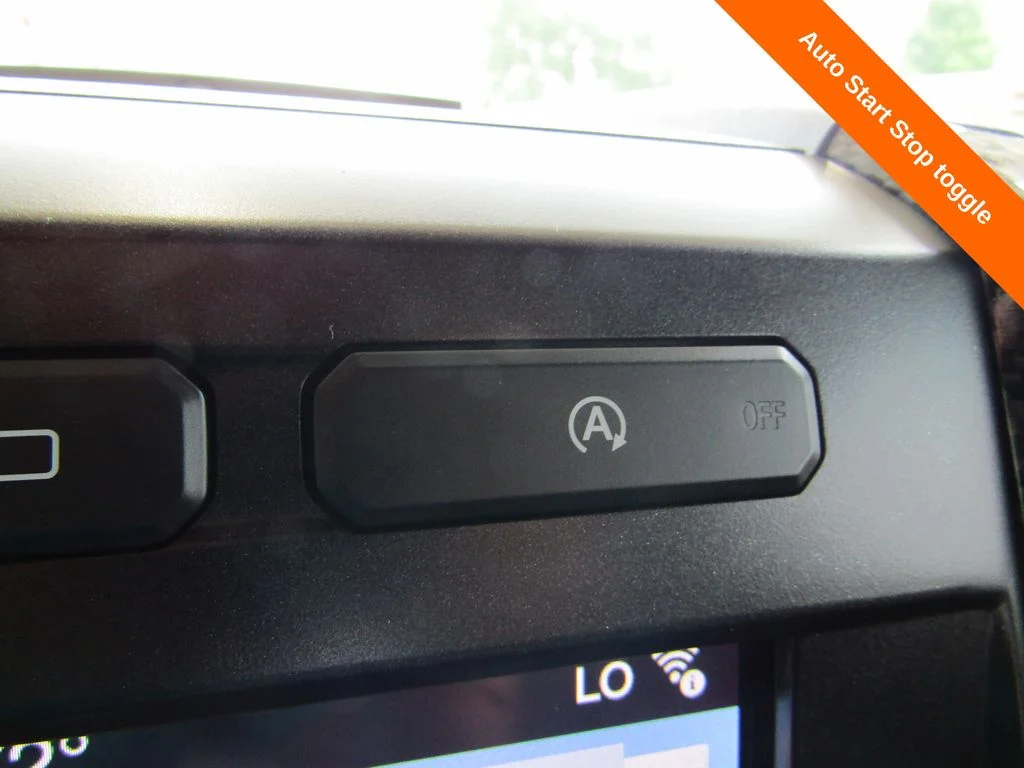 Used 2019  Ford Lariat image 16