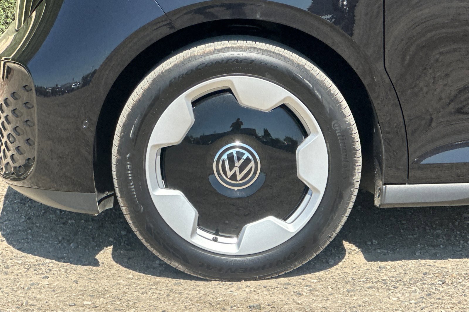 New 2025 Deep Black Pearl Volkswagen Pro S image 26