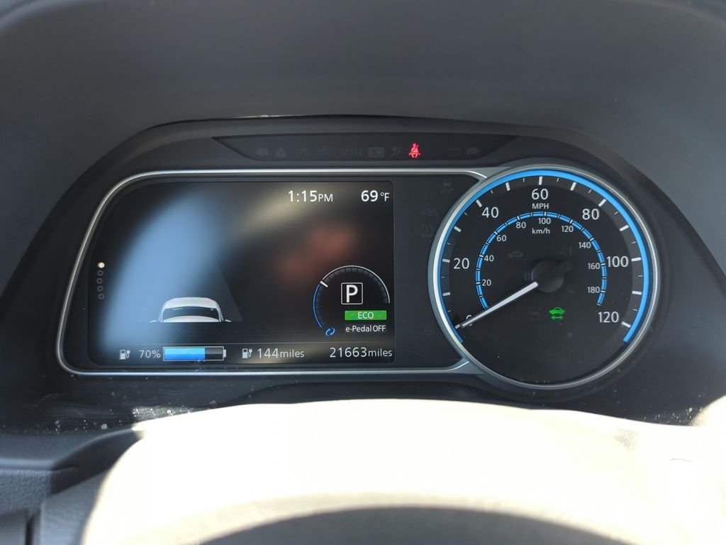 Used 2024 White Nissan SV Plus image 15
