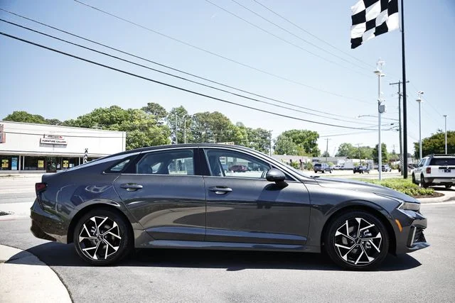 Used 2025 Interstellar Gray Kia EX image 9