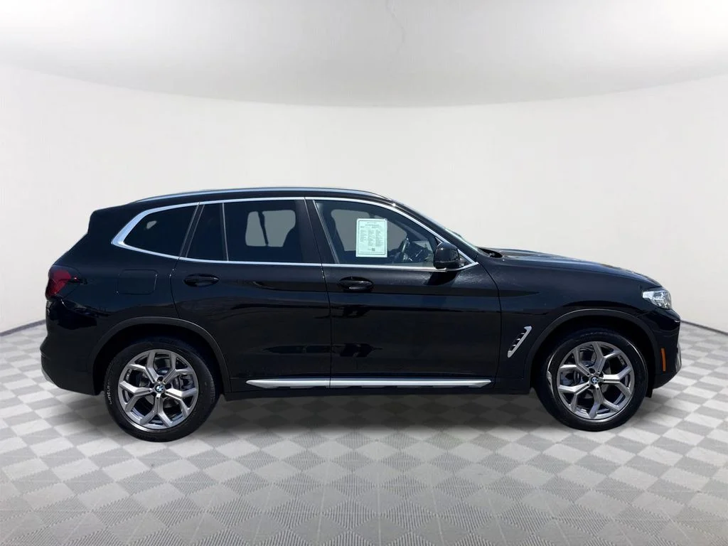 Used 2023 Black BMW xDrive30i image 3