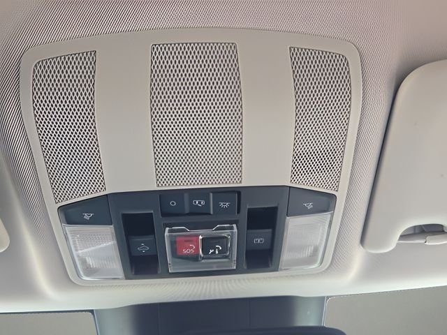 Used 2018  Mitsubishi SEL image 31