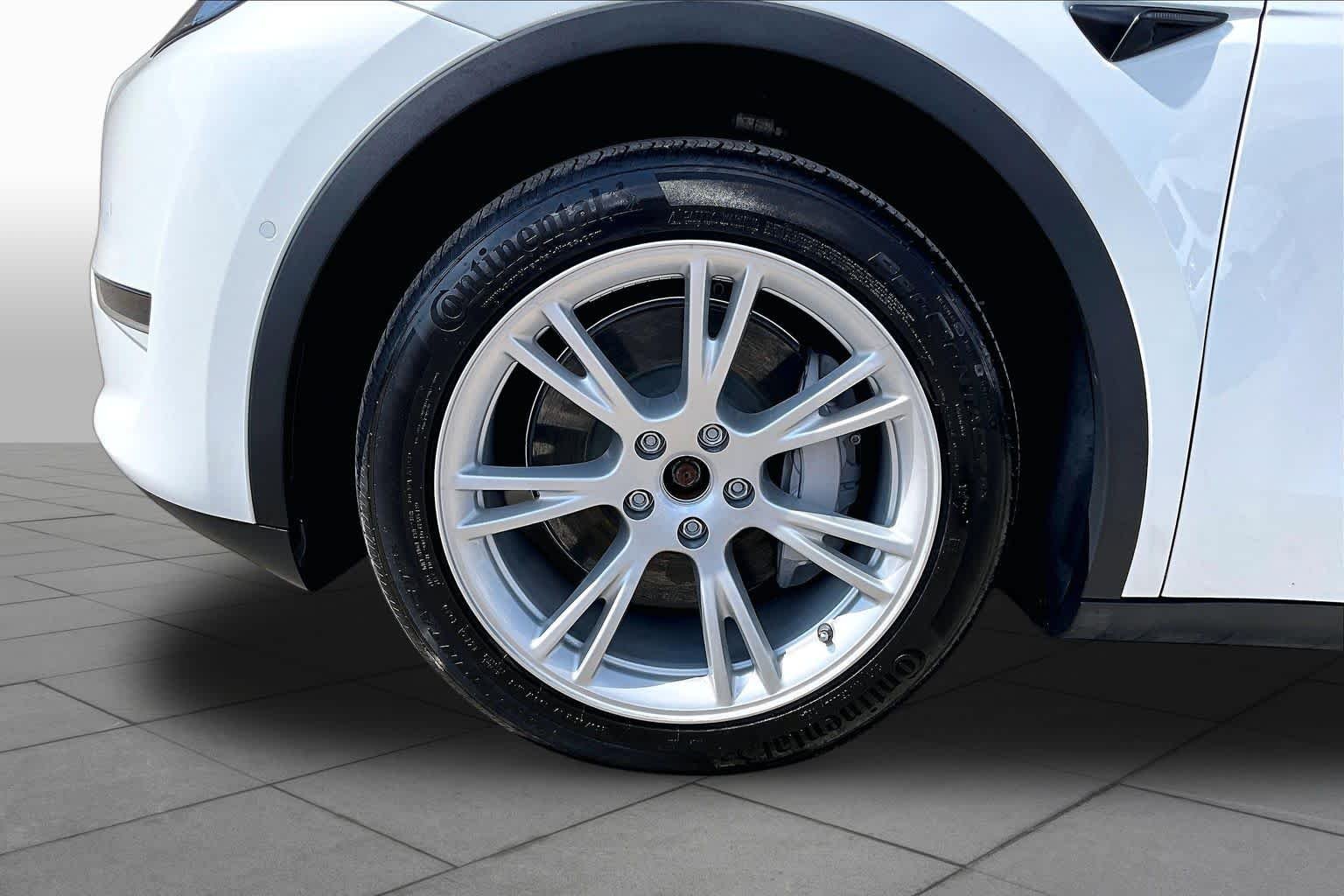 Used 2021 Pearl White Multi-Coat Tesla Long Range image 12