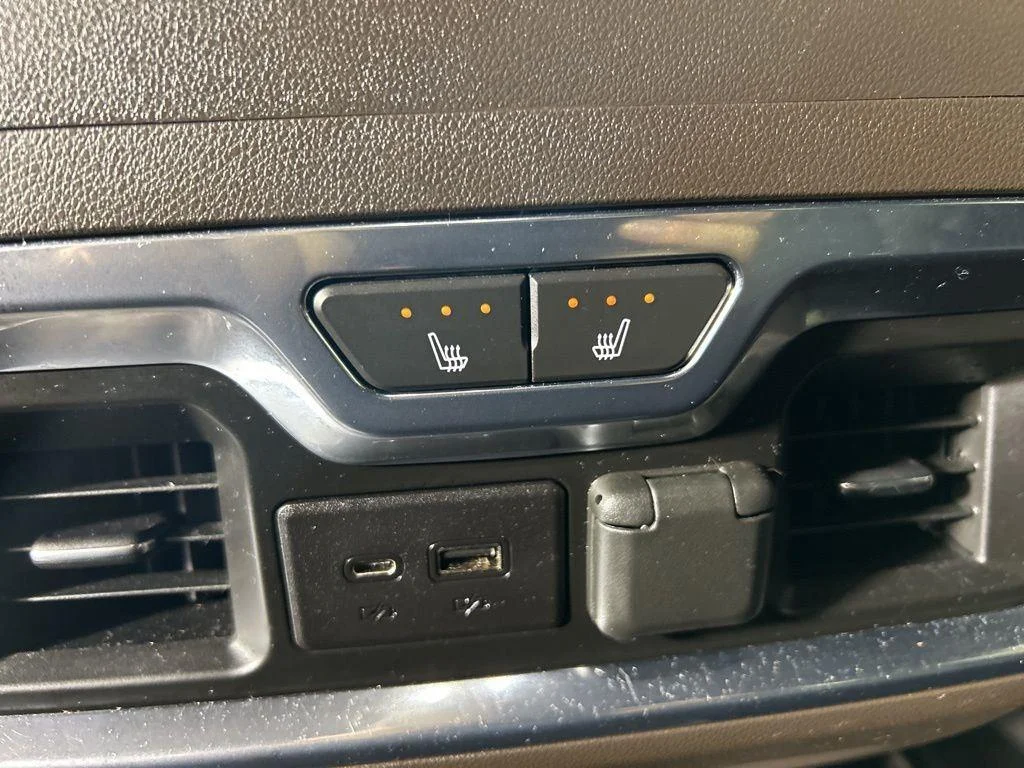 Used 2021 White Frost GMC Denali image 40