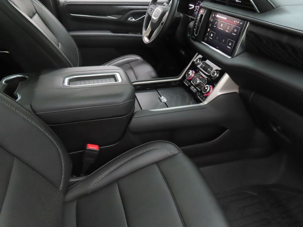 Used 2023 White GMC Denali image 24