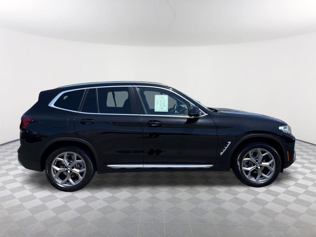 Used 2023 Black BMW xDrive30i image 3