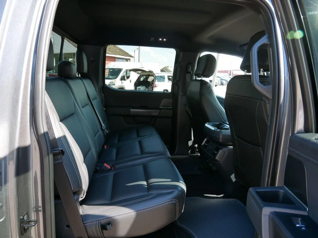 Used 2024 Gray Ford XLT image 9